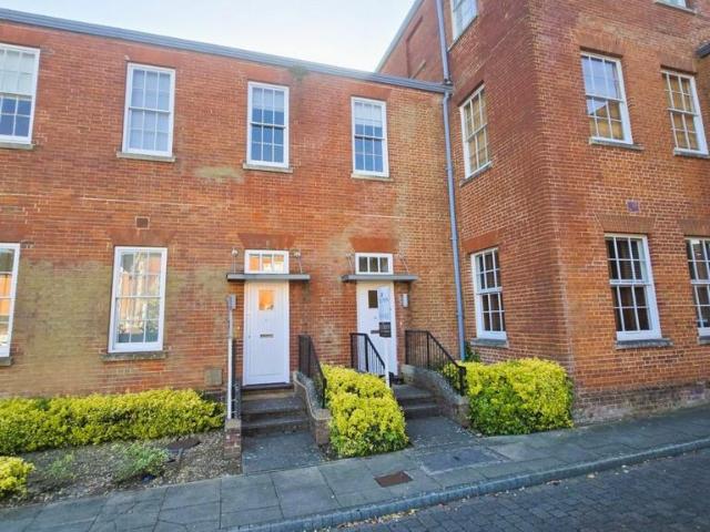 Flat for sale in Hampshire