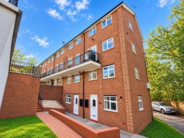 Flat for sale in Coseley, Dudley