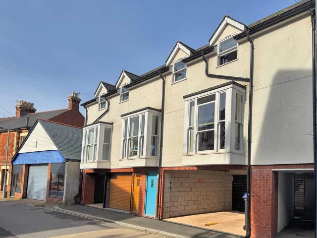 Flat for sale in Withycombe, Budlake