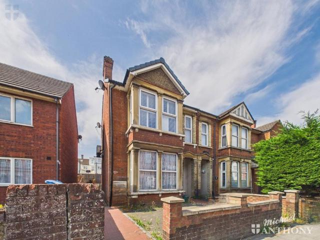 Flat for sale in Walton, Aylesbury