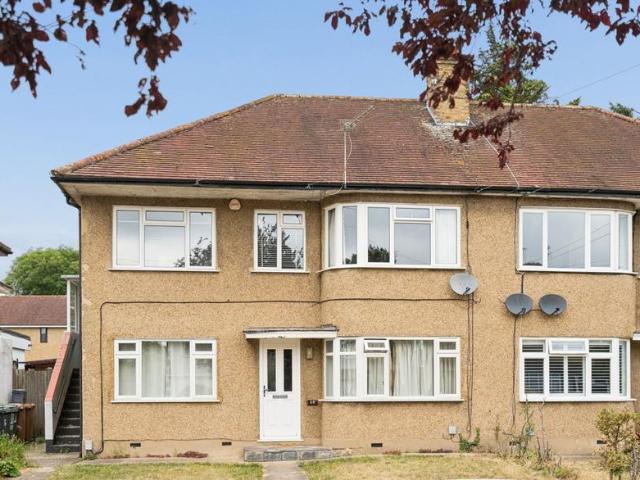 Flat for sale in Batchworth