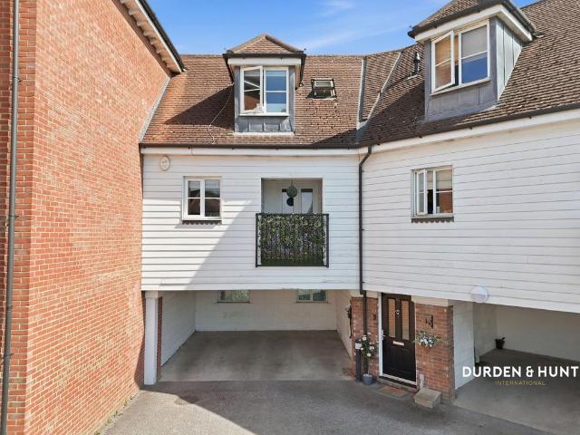 Flat for sale in Ongar, Epping