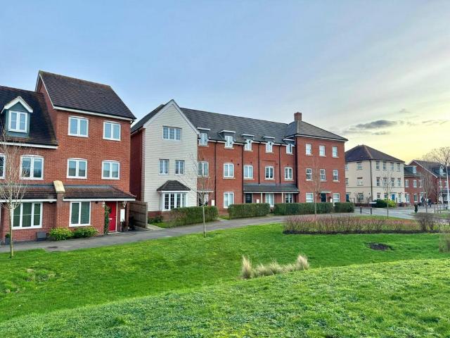 Flat for sale in Woodley