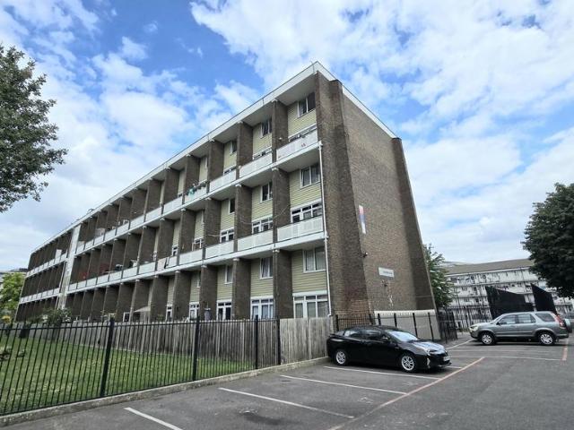 Flat for sale in Bethnal Green, Greater London
