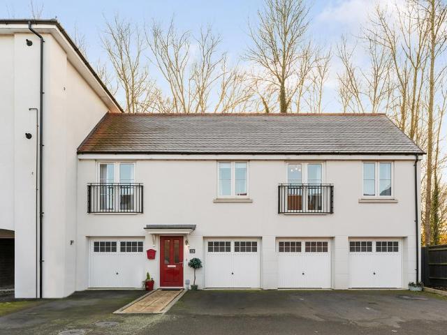 Flat for sale in Colliers End, Hertfordshire