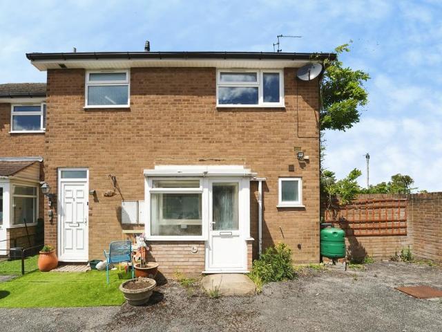 Flat for sale in School House, Gloucestershire