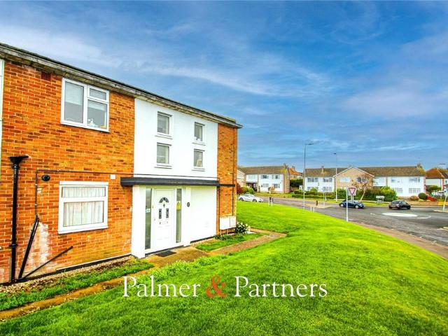 Flat for sale in Holland-on-Sea, Dale Hill