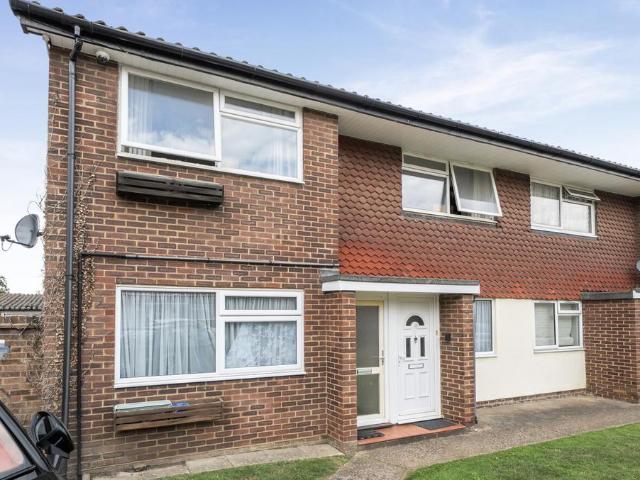 Flat for sale in Wallington, Greater London