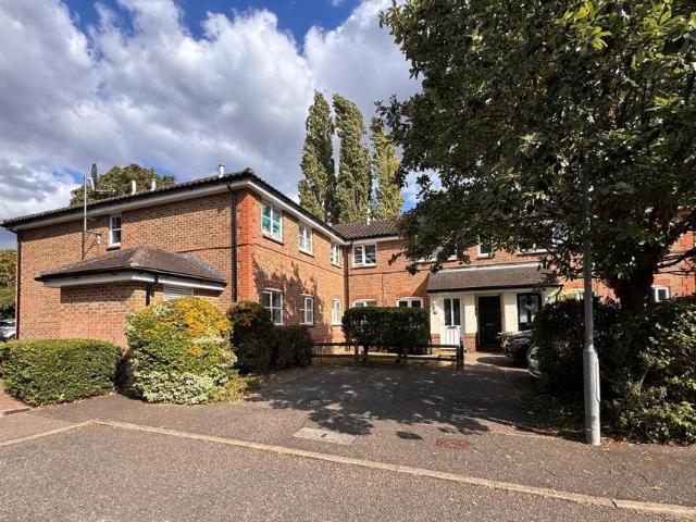 Flat for sale in Epping, Essex
