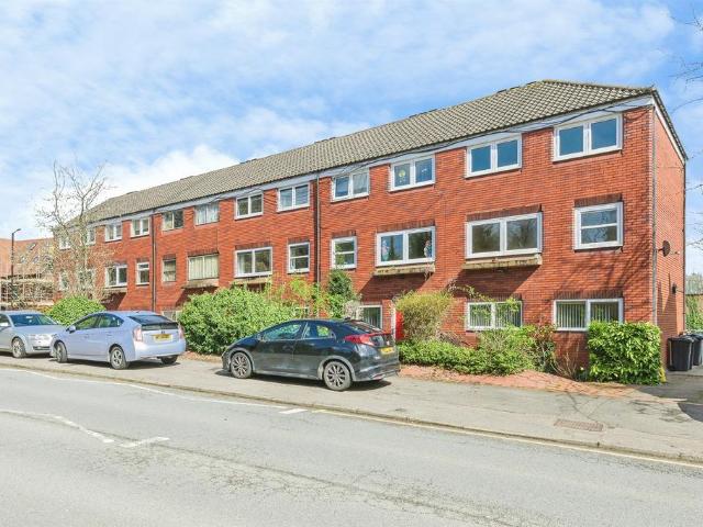 Flat for sale in Sutton Coldfield, West Midlands