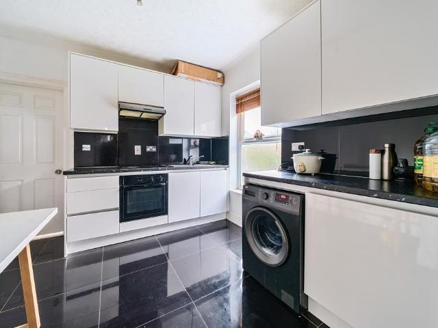 Flat for sale in Slough