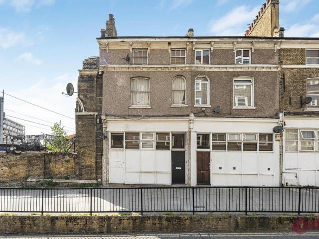 Flat for sale in Homerton, Greater London