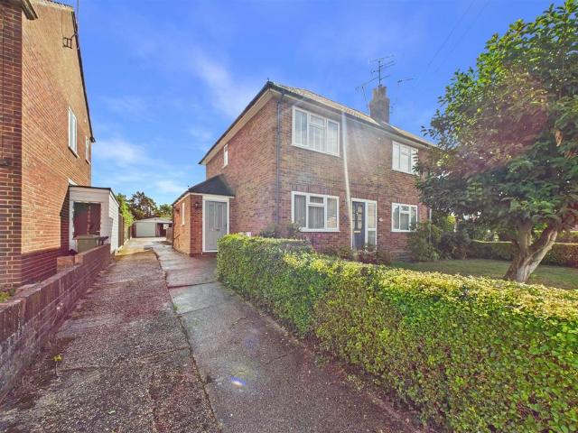 Flat for sale in Broughton, Aylesbury