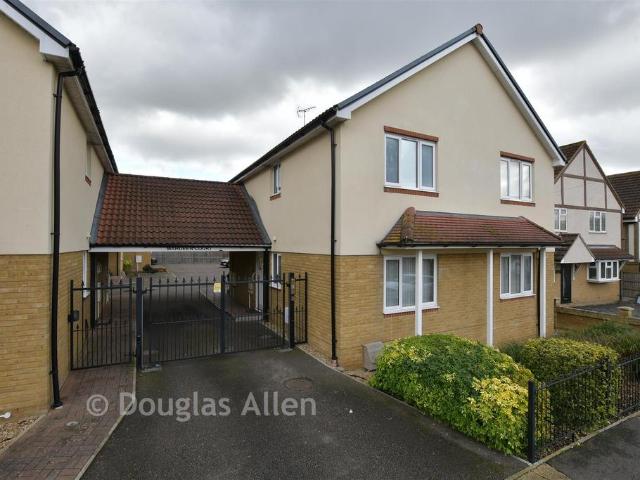 Flat for sale in Wickford