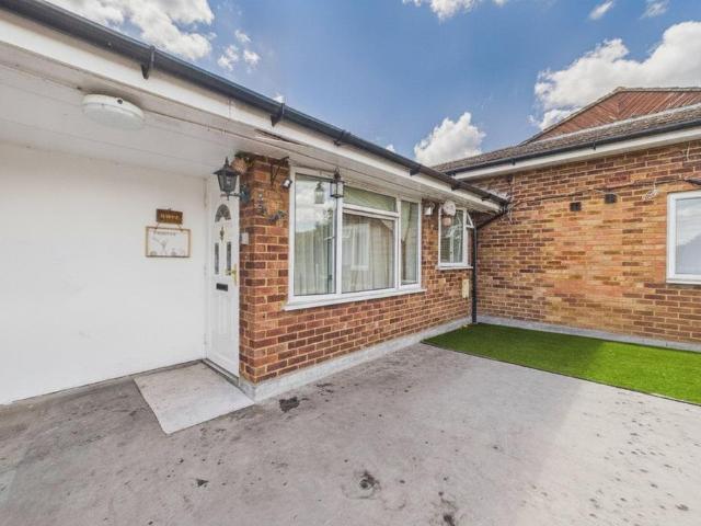 Flat for sale in Wokingham