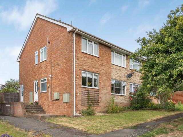 Flat for sale in Bolton Low Houses, Hampshire