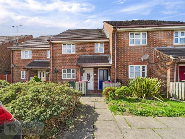 Flat for sale in Bewbush, Crawley