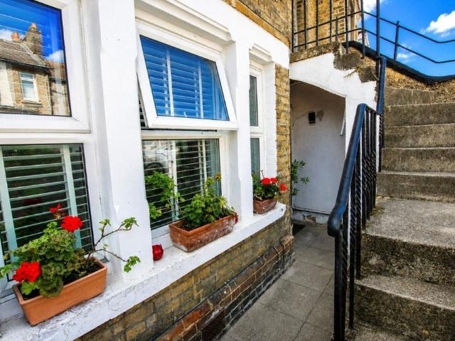 Flat for sale in Glyndon, Plumstead