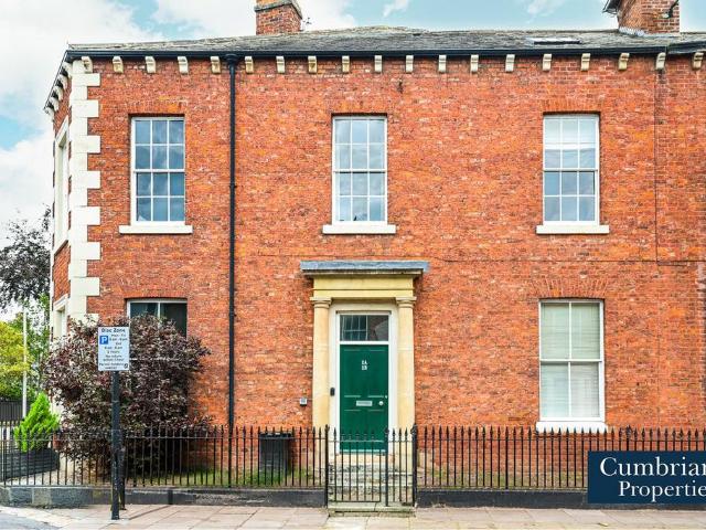 Flat for sale in Stanwix