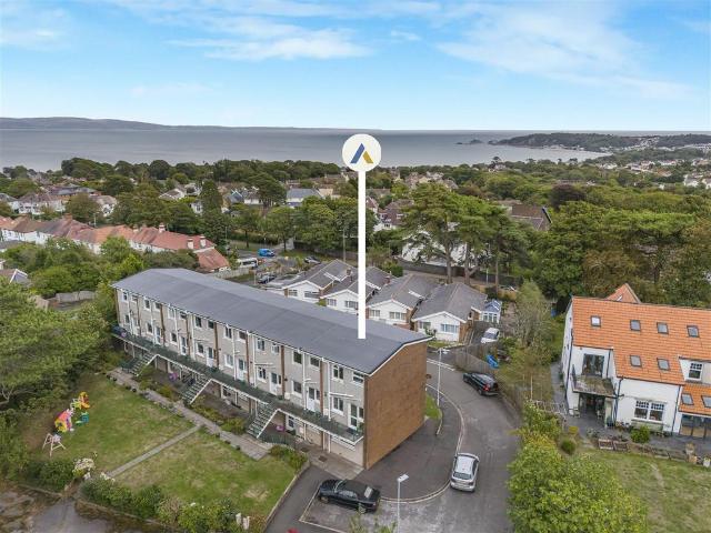 Flat for sale in Nangreaves, Wales