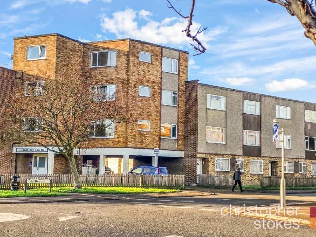 Flat for sale in Broxbourne, Hertfordshire