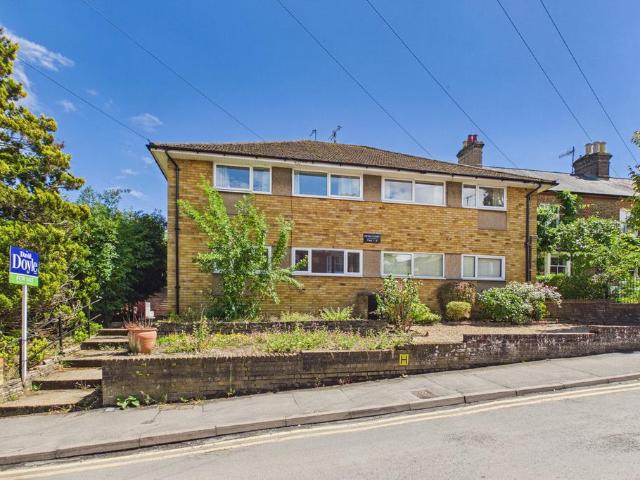 Flat for sale in Pouchen End, Hertfordshire