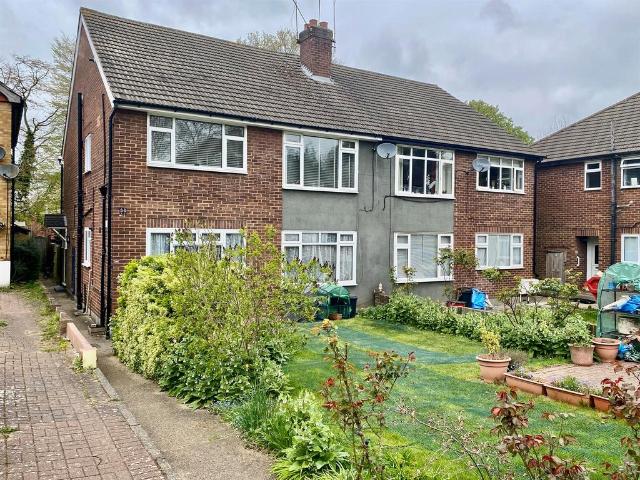 Flat for sale in Navestock Side, Essex