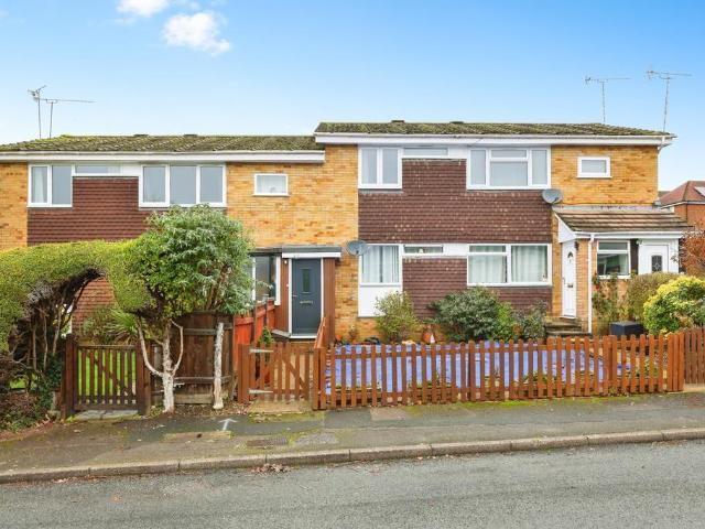 Flat for sale in Bolton Low Houses, Hampshire