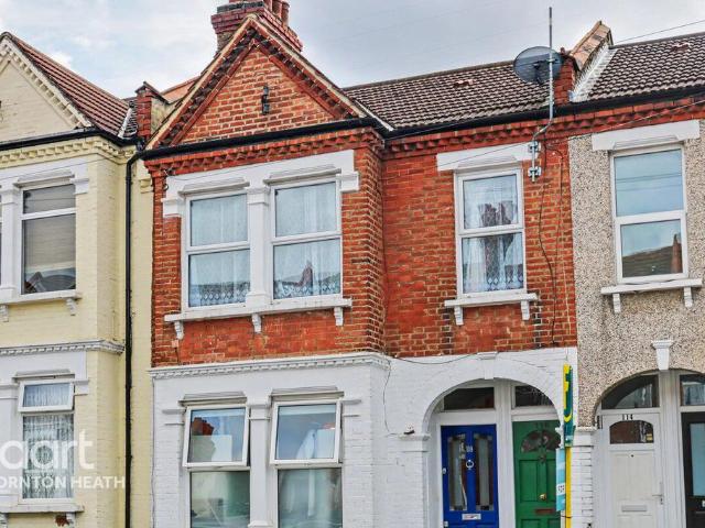 Flat for sale in London Borough of Croydon, Thornton Heath