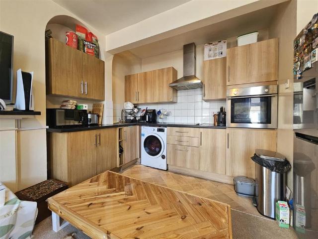 Flat for sale in Cargate, Aldershot