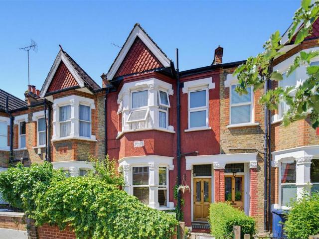 Flat for sale in London Borough of Ealing, Hanwell