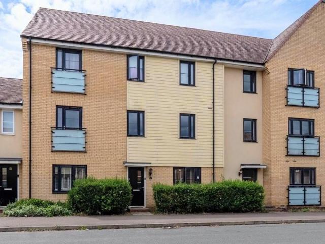 Flat for sale in Dunstable, Bedfordshire