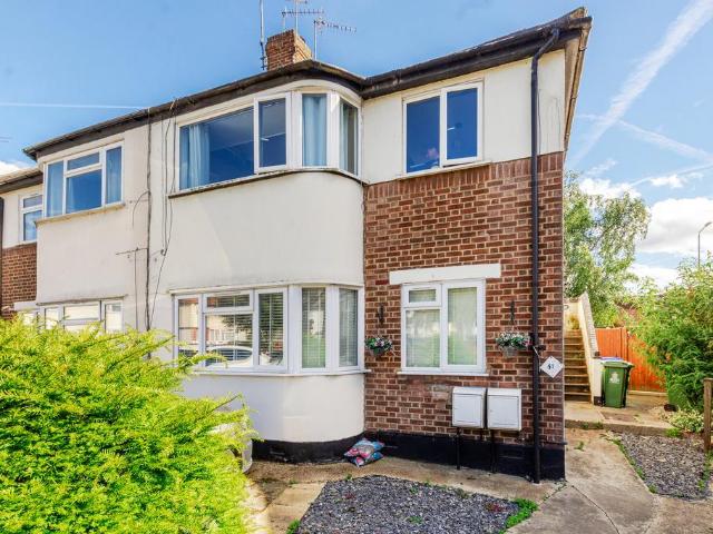 Flat for sale in Barnehurst, Greater London