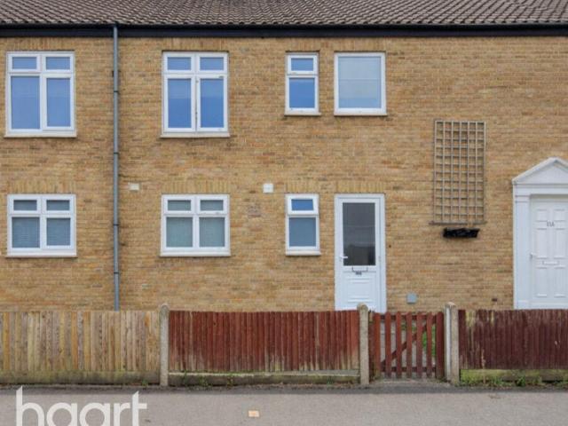 Flat for sale in Hayes, Greater London