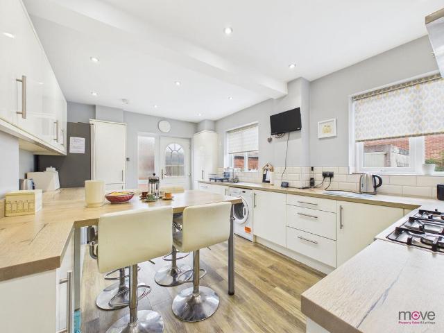 Flat for sale in Pamington, Gloucestershire