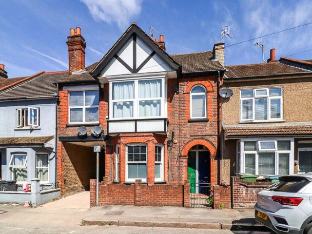 Flat for sale in Holywell Estate, North Watford