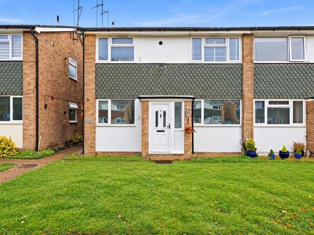 Flat for sale in Frogmore, St Albans