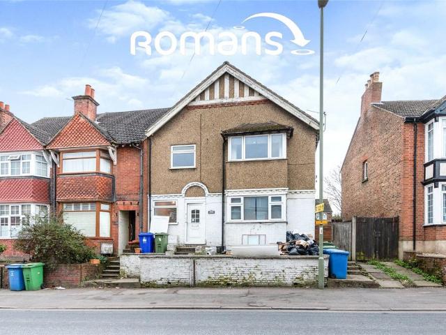 Flat for sale in North Town, Aldershot