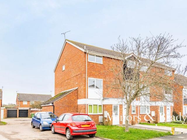 Flat for sale in Sutton, Comers