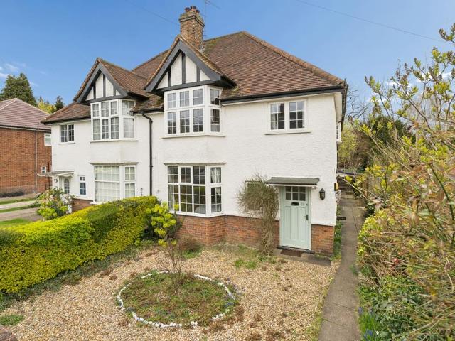 Flat for sale in Amersham