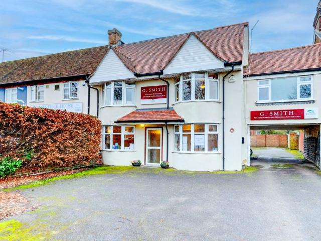 Flat for sale in Wooburn, Berghers Hill