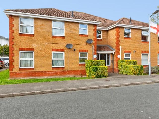 Flat for sale in Slough