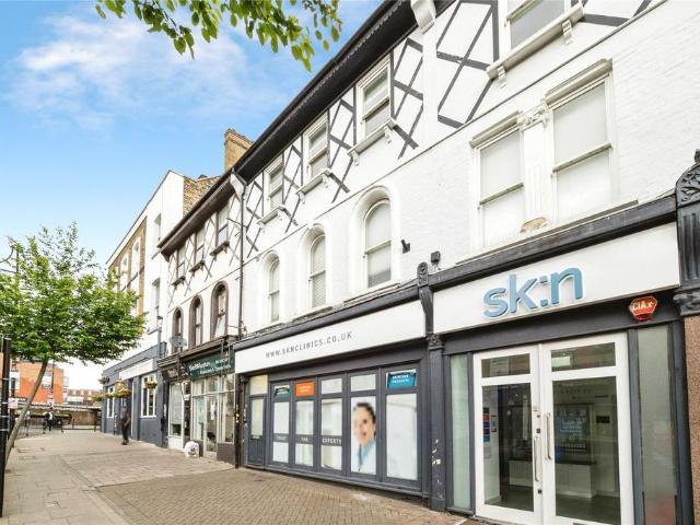 Flat for sale in London Borough of Redbridge, Greater London