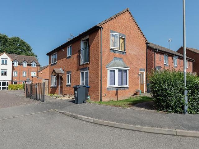 Flat for sale in Sydenham, Green Close