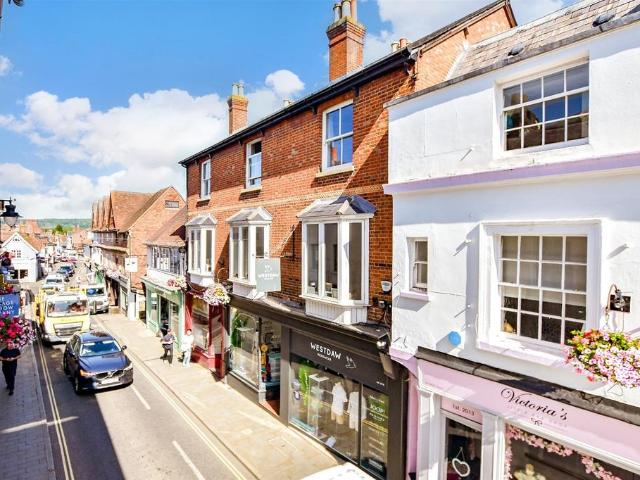Flat for sale in Rose Hill, Pachesham Park