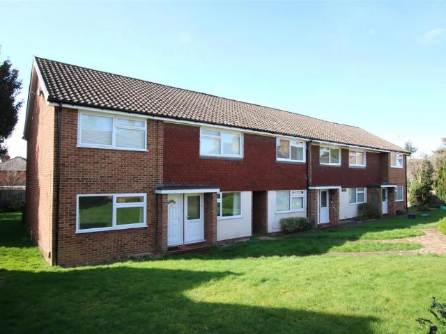 Flat for sale in Pachesham Park, Surrey