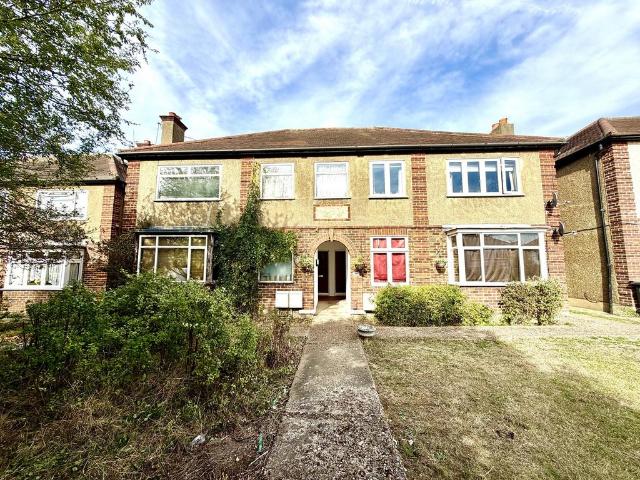 Flat for sale in Royal Borough of Kingston upon Thames, Greater London