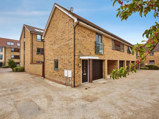 Flat for sale in Eddington, Cambridge