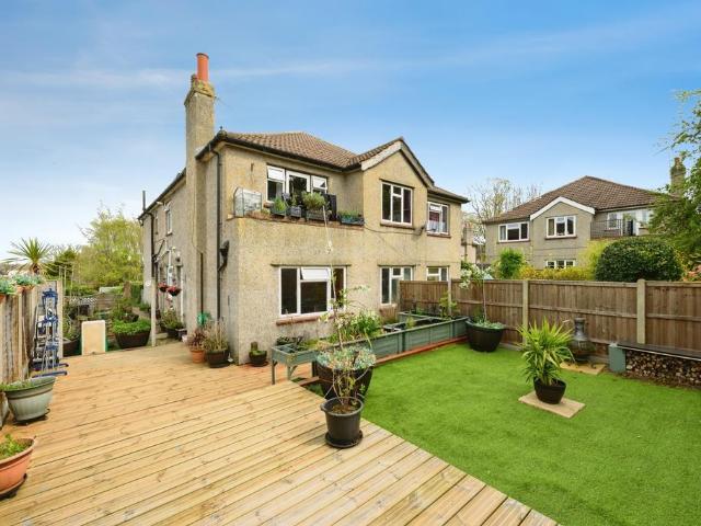 Flat for sale in The Wrythe, Greater London