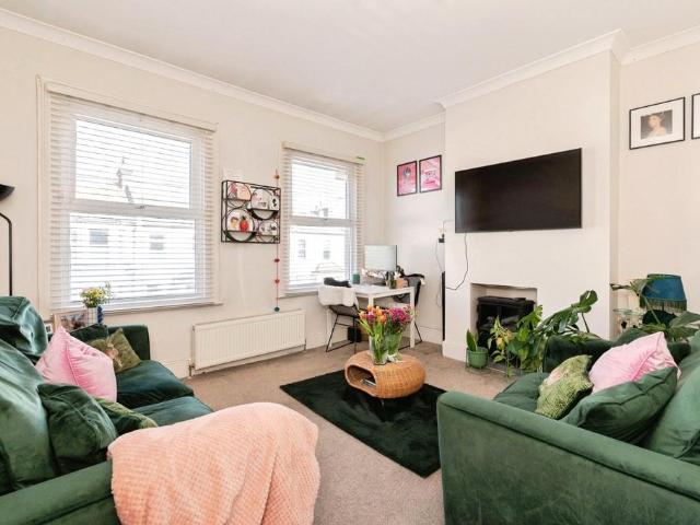 Flat for sale in Southend City Centre Neighbourhood, Southend-on-Sea